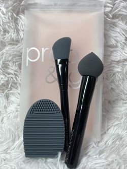Macys Prep & Go 4 Pcs Beauty set
