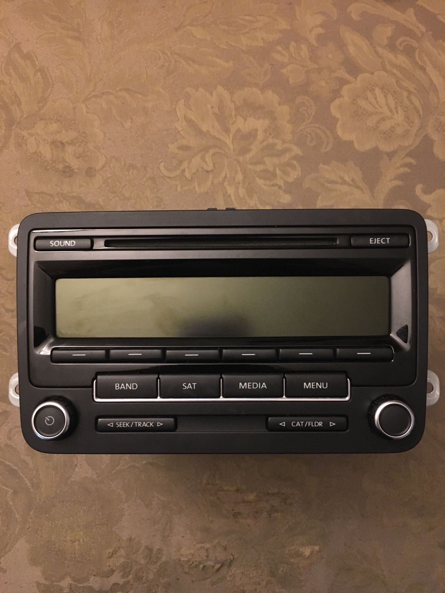 VW Jetta Golf Passat radio RCD-310 CD player Volkswagen
