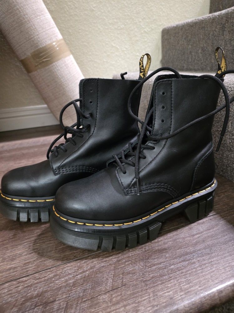 
Dr Martens Audrick Boots Black Leather Platform Women’s Size 8