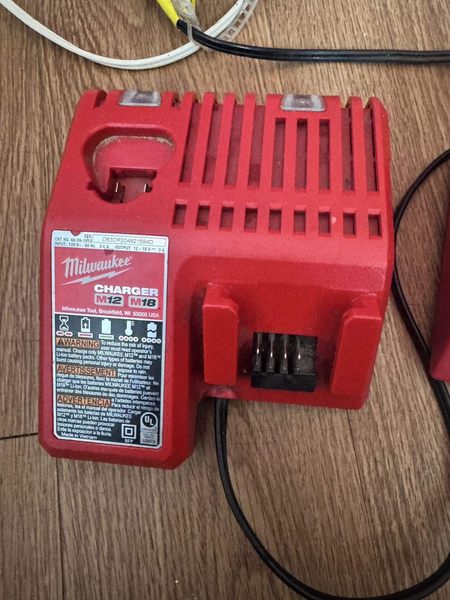 Milwaukee M12 And M18 Charger. 1 Hr Nicd Charger
