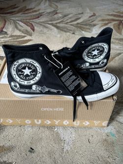 Custom Dungeons & Dragons 50th Anniversary Converse