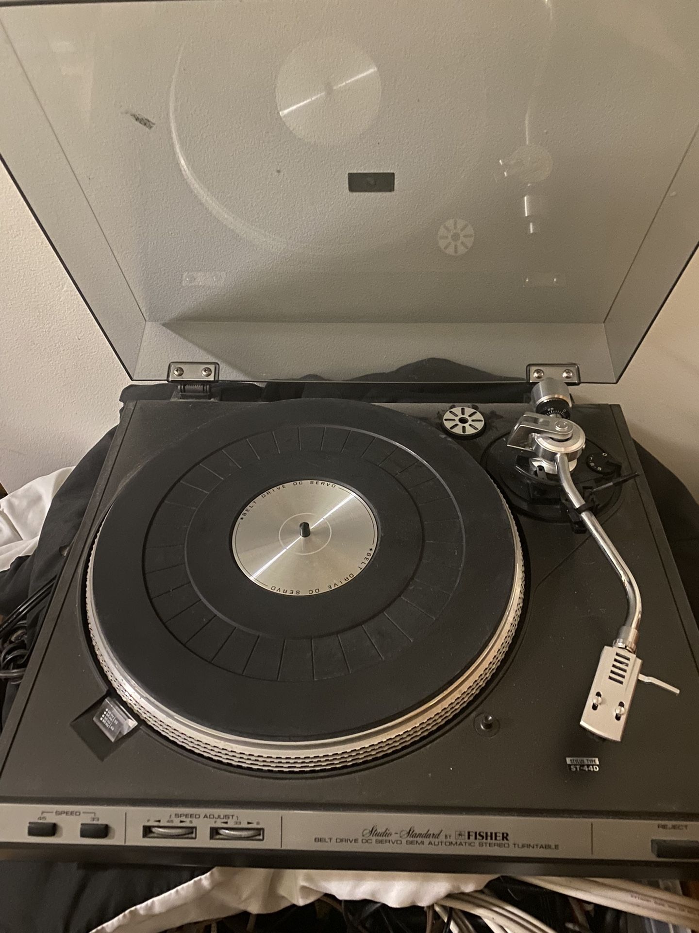 Vintage Fisher Turntable, This Unit Is Complete And Fas The Original Paperwork With It.