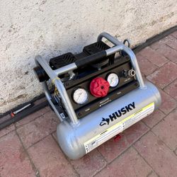 Husky
1 Gal. 135 PSI Portable Electric Oil-Free Quiet Jobsite Air Compressor with Dual Pressure