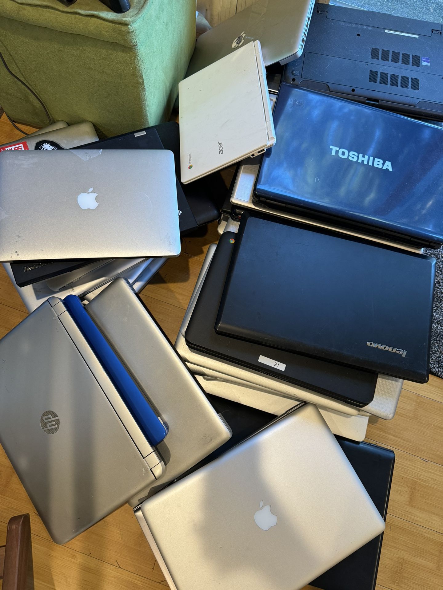 30x Laptops For Parts Or Repair