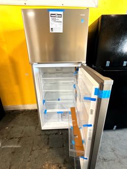 Refrigerator top freezer 28” no credit needed