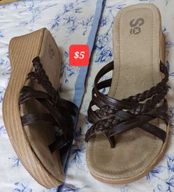 WOMEN'S SIZE 6 SHOES *PRICES ARE IN THE PHOTOS*