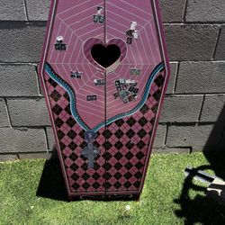 Monster High Coffin Dollhouse 