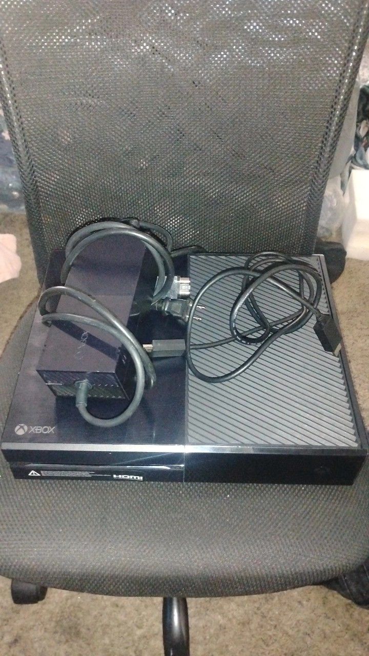 Xbox 1 First Gen (Pick Up Only Or Meet Up Conyers Ga)