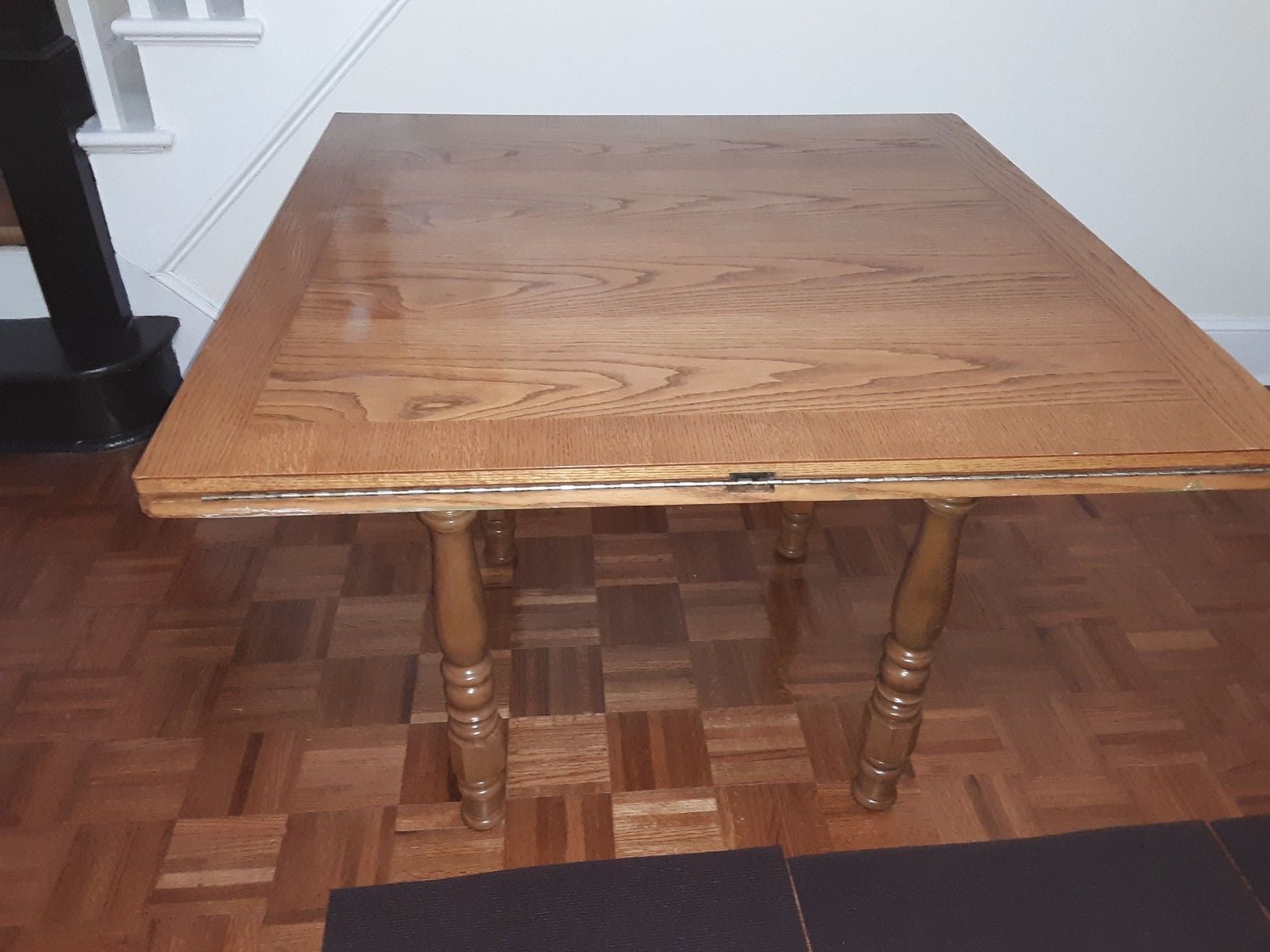 OAK WOOD DINING TABLE STURDY WITH EXTENDABLE LEAF