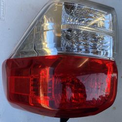 2012 4Runner Passenger Side Tail Light 