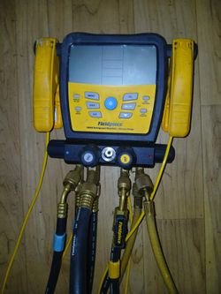 Fieldpiece SM480V 4-port SMAN Refrigerant Manifold With Micron Gauge Yellow Gauges (New)