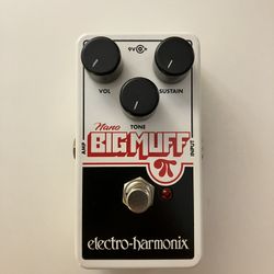 LIKE-NEW Electro-Harmonix Nano Big Muff Pi distortion effects pedal