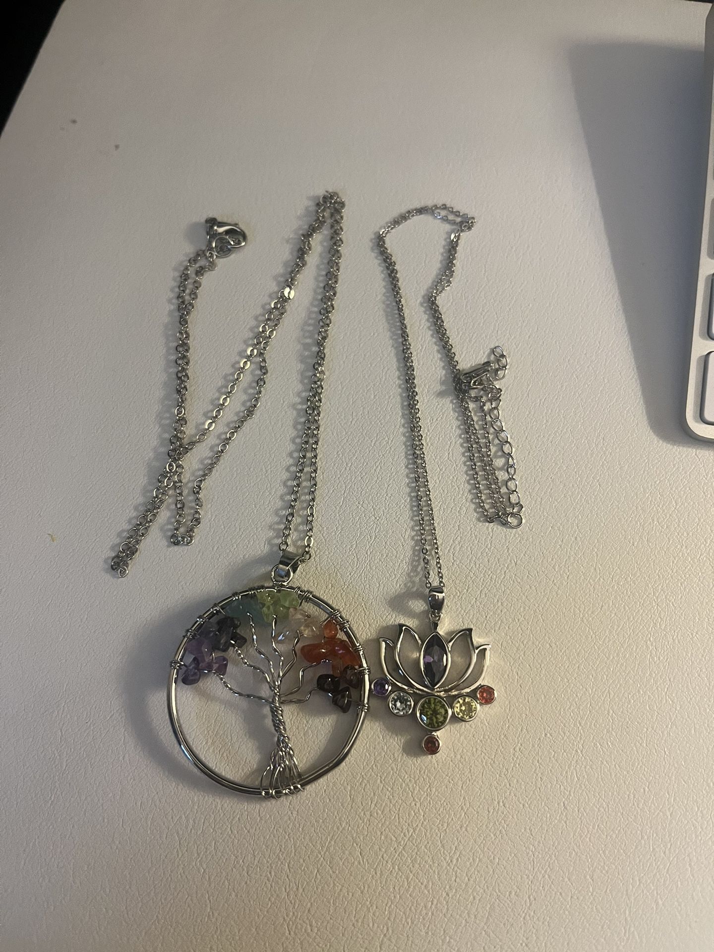 FREE NECKLACES (NEW)