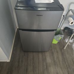 Galanz Mini Fridg3