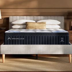 The DreamCloud Premier, Queen, Like New, Perfect Condition  Dreamcloud, The DreamCloud Premier, Queen, only Asking for $395 Retails for $949  Used les