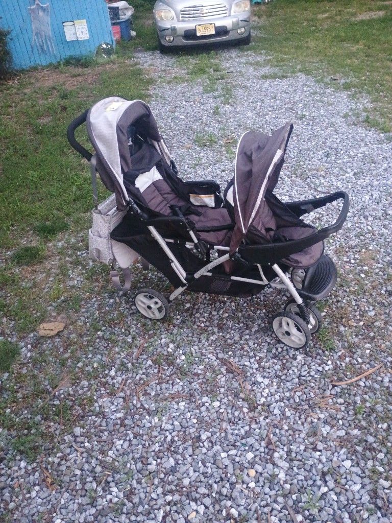 Dual Baby Stroller Nice And Comfy And Clean
