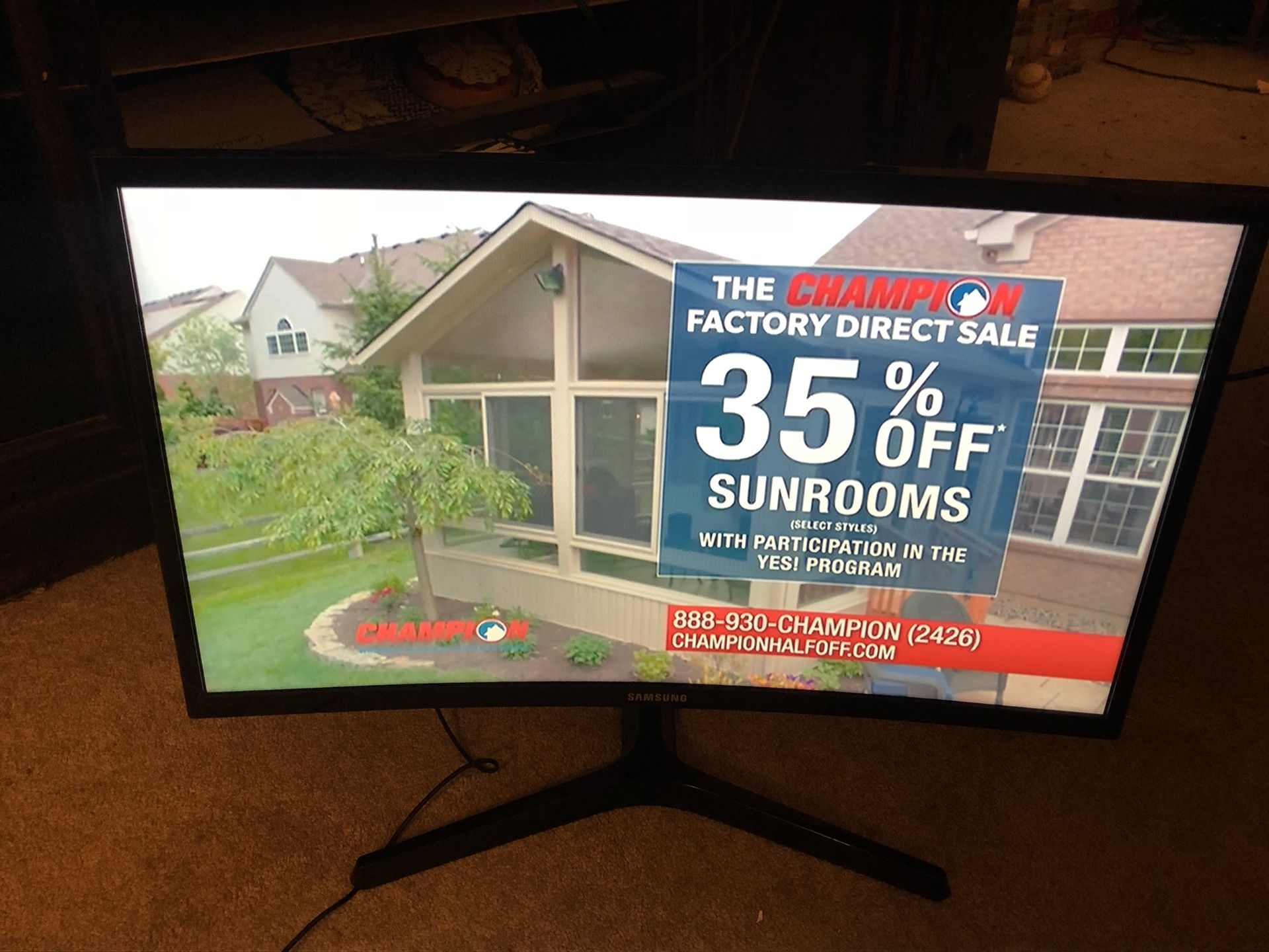 Samsung LC24F396FHNXZA 24-Inch Curved Monitor C24F396 (1920x1080 60 Hz Full HD)