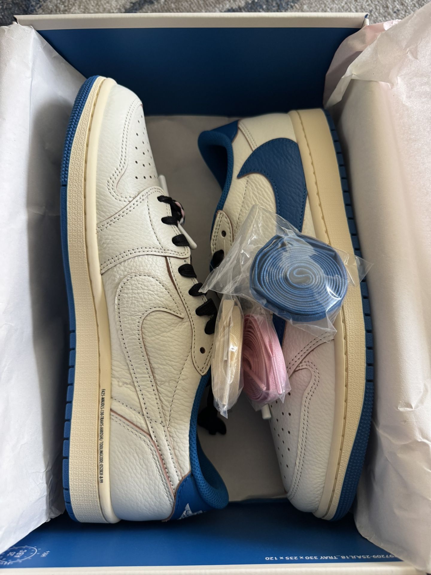 TRAVIS SCOTT X FRAGMENT X AIR JORDAN 1 LOW OG