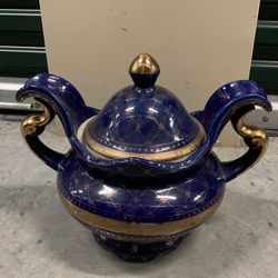 Decorative soup tureen Blue