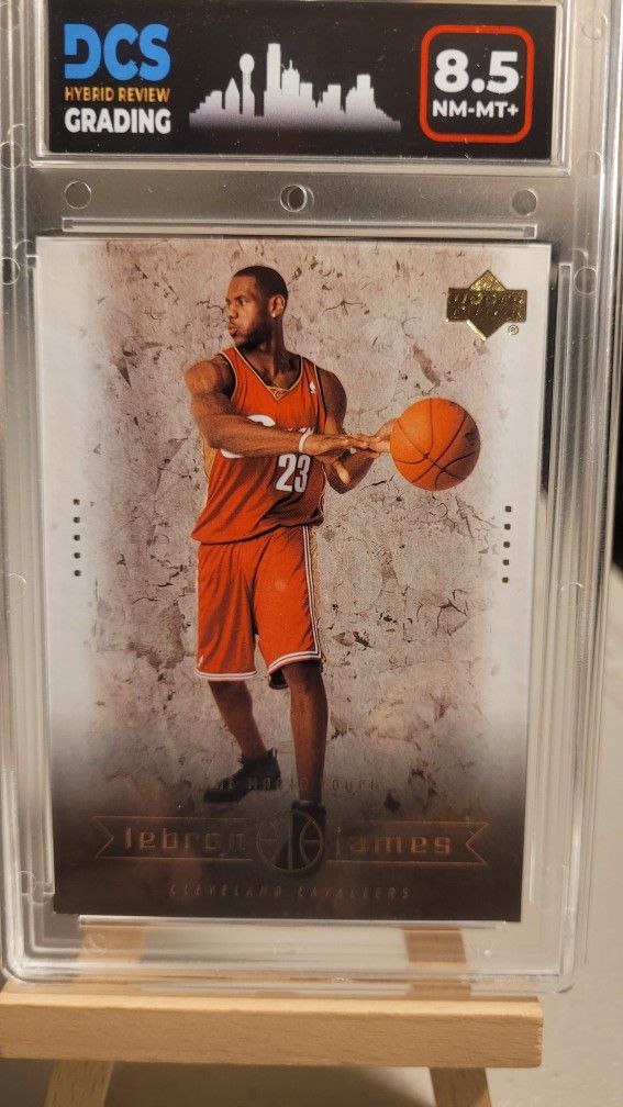 UPPER DECK THE MAGIC TOUCH LEBRON JAMES # 16 DCS 8.5