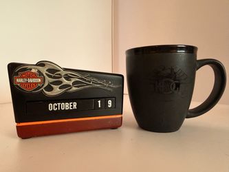 Hallmark 2005 Harley-Davidson motorcycle perpetual desk, calendar and Harley Owners Group 16oz  Mug