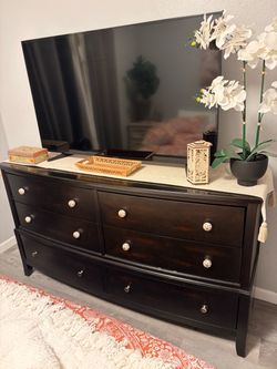 Beautiful Dark Espresso Wood 6-Drawer Dresser – $150 OBO