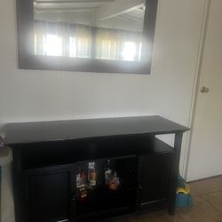 Mirror And Console Table 