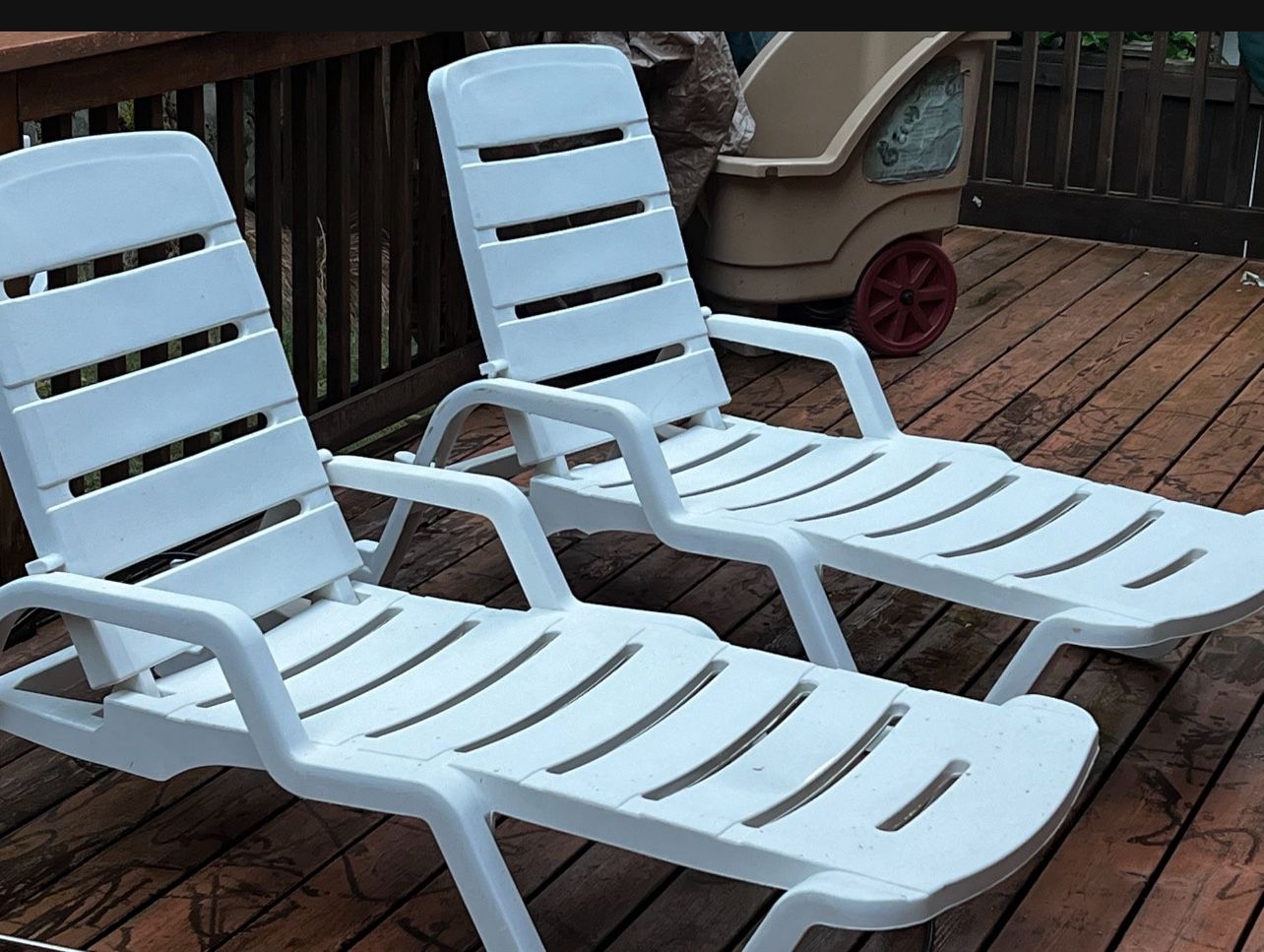 🌞 Set of 2 Outdoor Resin Chaise Loungers with Cushions – Patio/Poolside Furniture