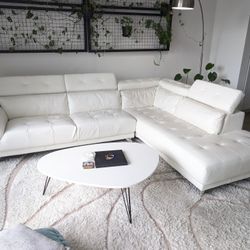 Rooms 2 Go Dolcedo 2 pc Leather Sectional