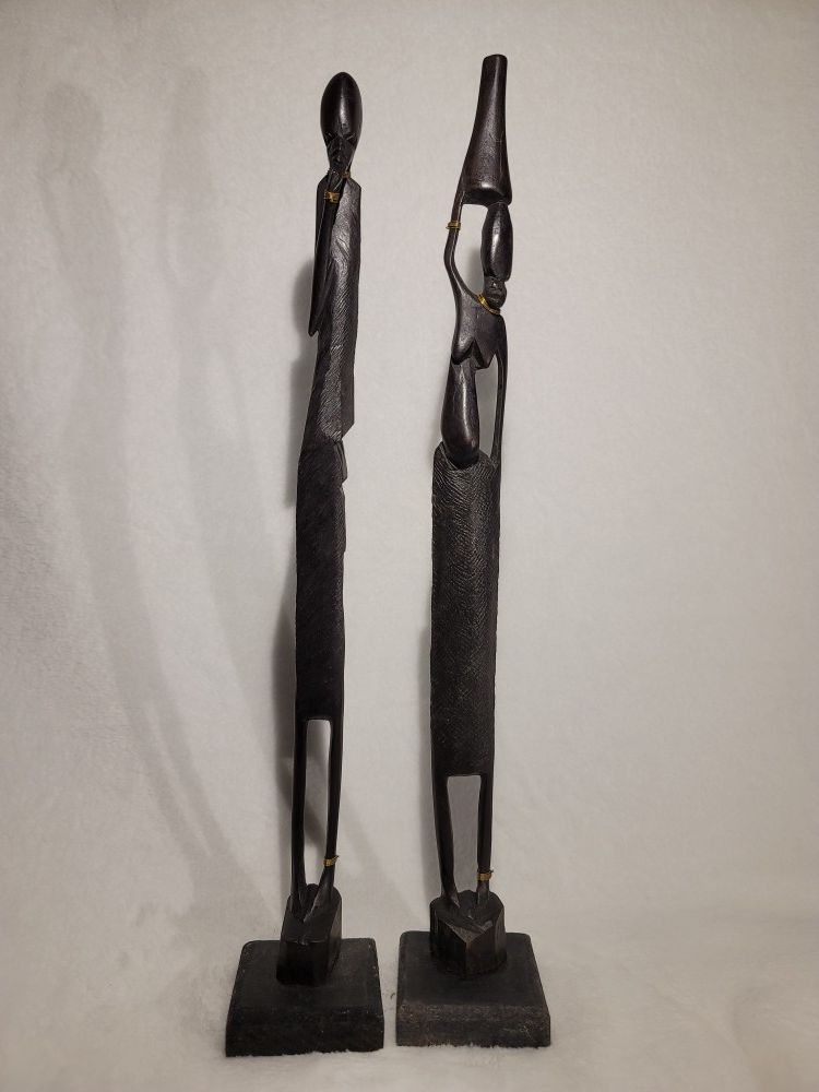 Wooden figurineđź”´