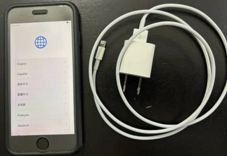 Apple iPhone SE 3rd Gen - 64GB - (Unlocked)