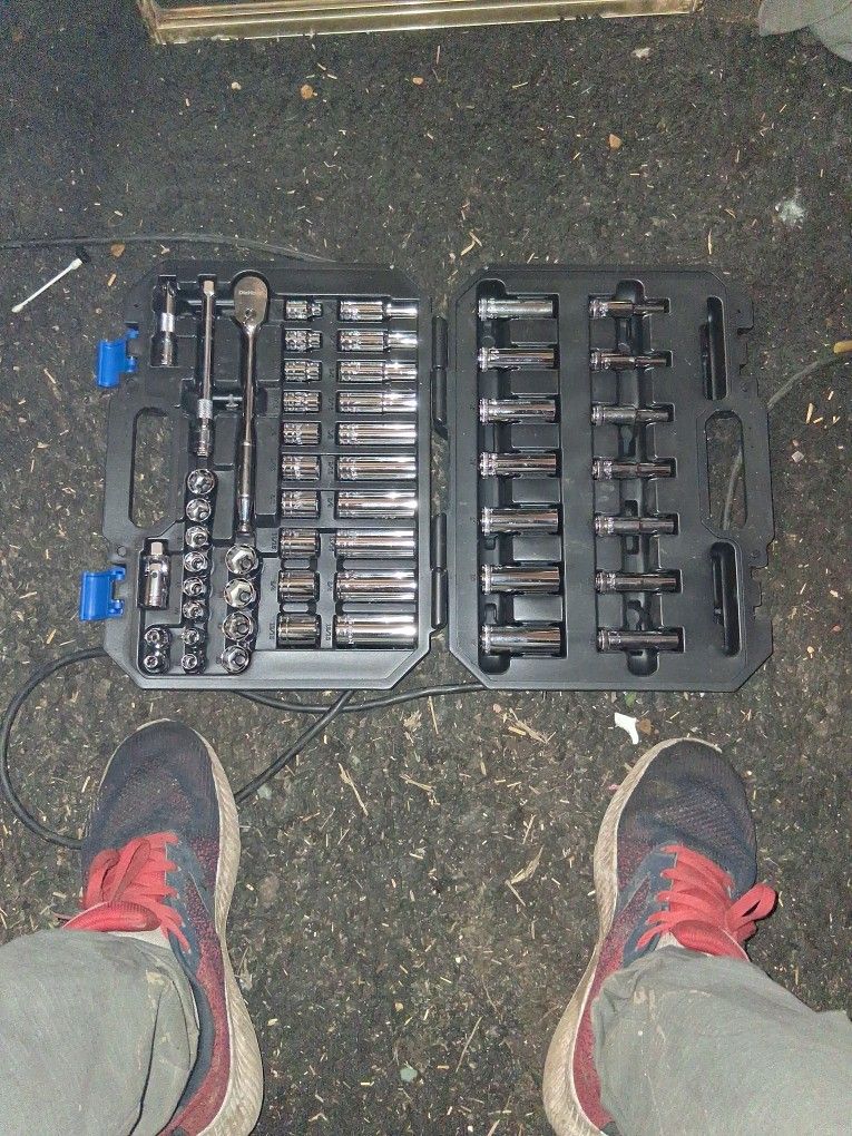 52 Piece Die Hard Socket Set