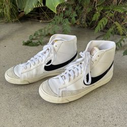 Nike Blazer Mid’77  Women’s  Size 9