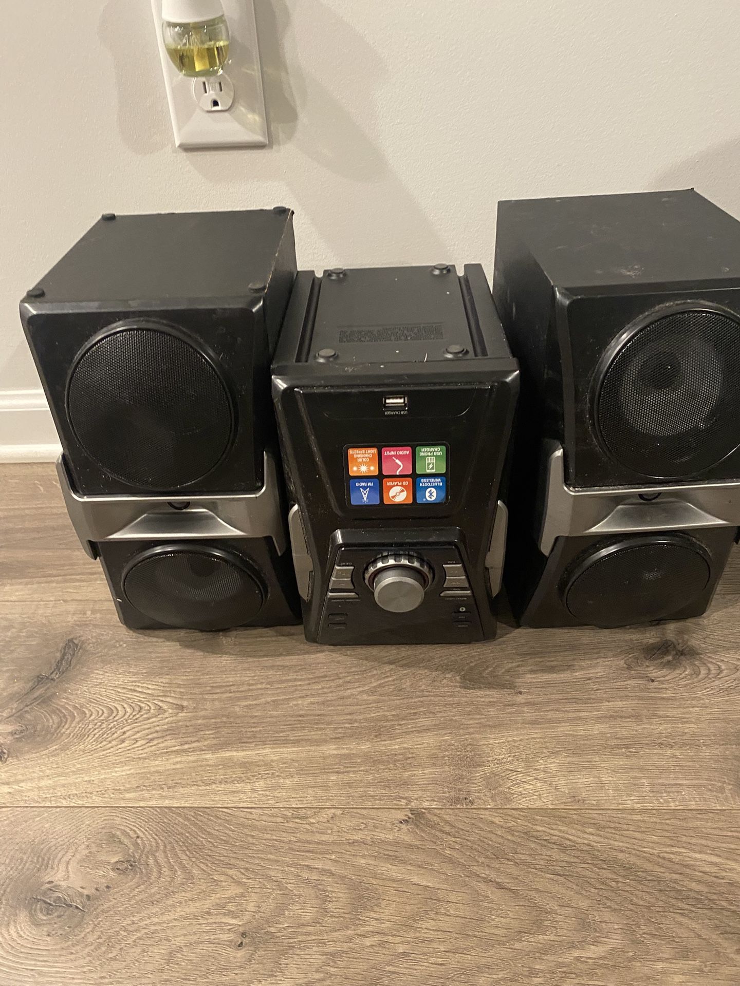Mini Home Stereo System with Dual Speakers – Bluetooth / USB / AUX – Works Great
