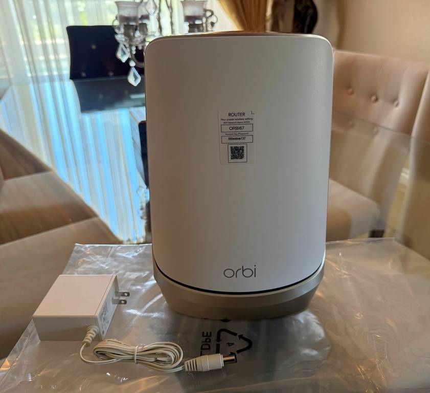 Netgear Orbi 960-100NAS WiFi 6E Router