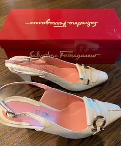 Salvatore Ferragamo Women Corsa , Magnolia Pebble Calf Beige Size 6.5 Mid Heel
