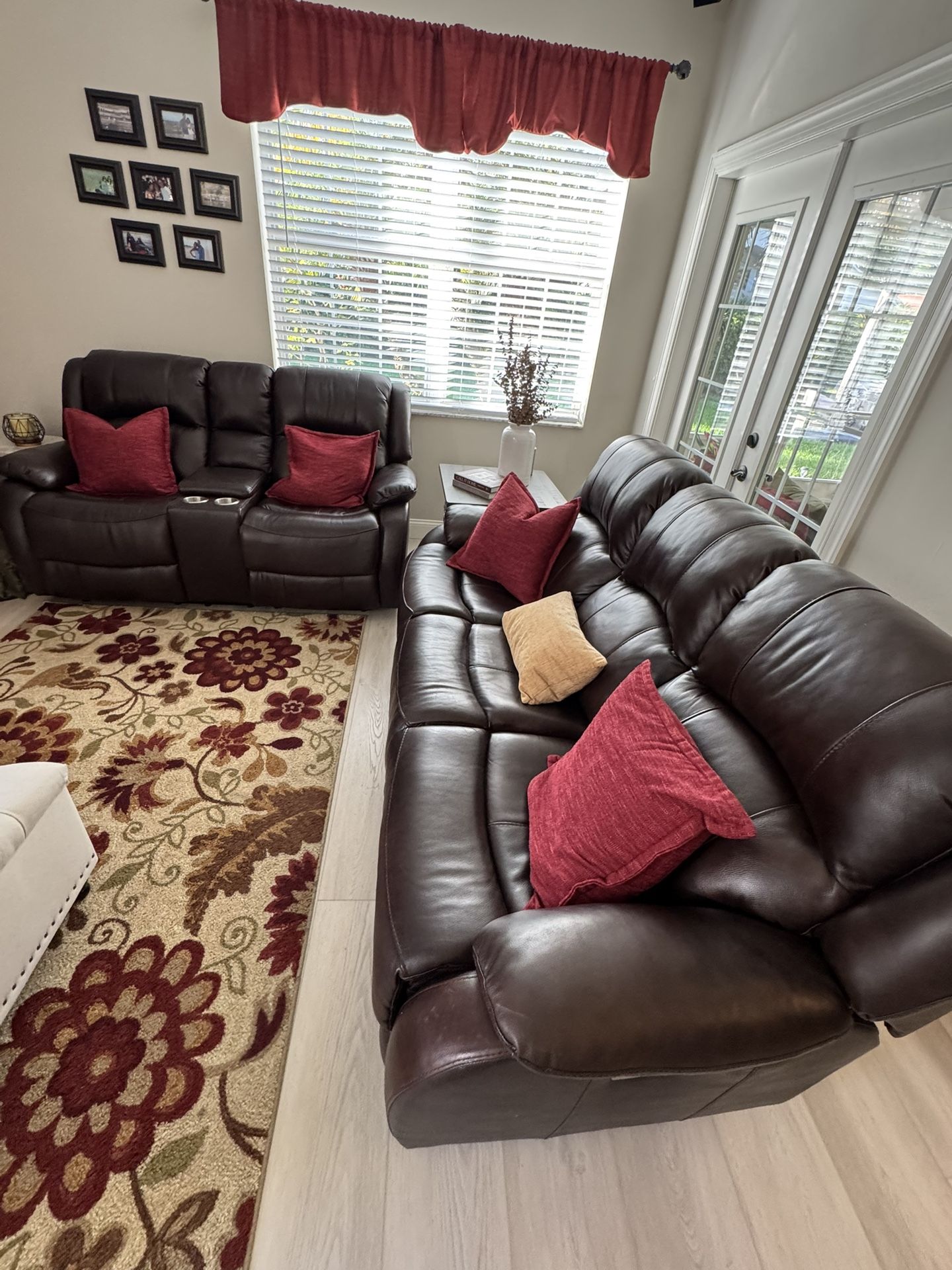 Beautiful Power Recliner and Sofa and Love Seat Like New