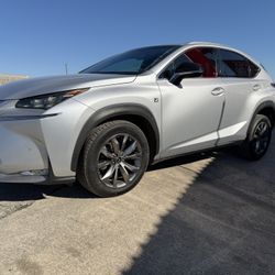 Lexus NX200