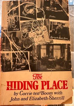 Vintage 1971 The Hiding Place Paperback Book - Corrie ten Boom