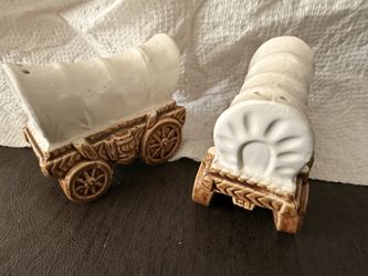 Vintage Covered Wagon Salt and Pepper Shakers