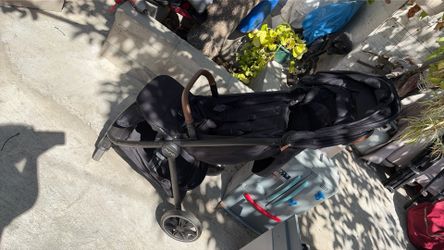 Nuna TRVL Lightweight stroller Color Caviar