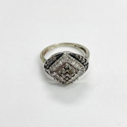 14K white gold diamond ring