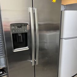 G.E Side By Side Refrigerator 