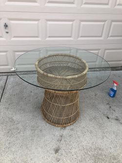 Wicker antique  Coffee Table  Black Friday $100.00 Till December 1,2025