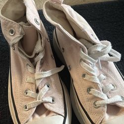 converse size 7.5 in women and 5.5 in men’s