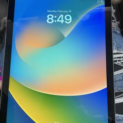 iPad 5th Gen Unlocked 