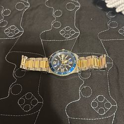 Snap on golden watch