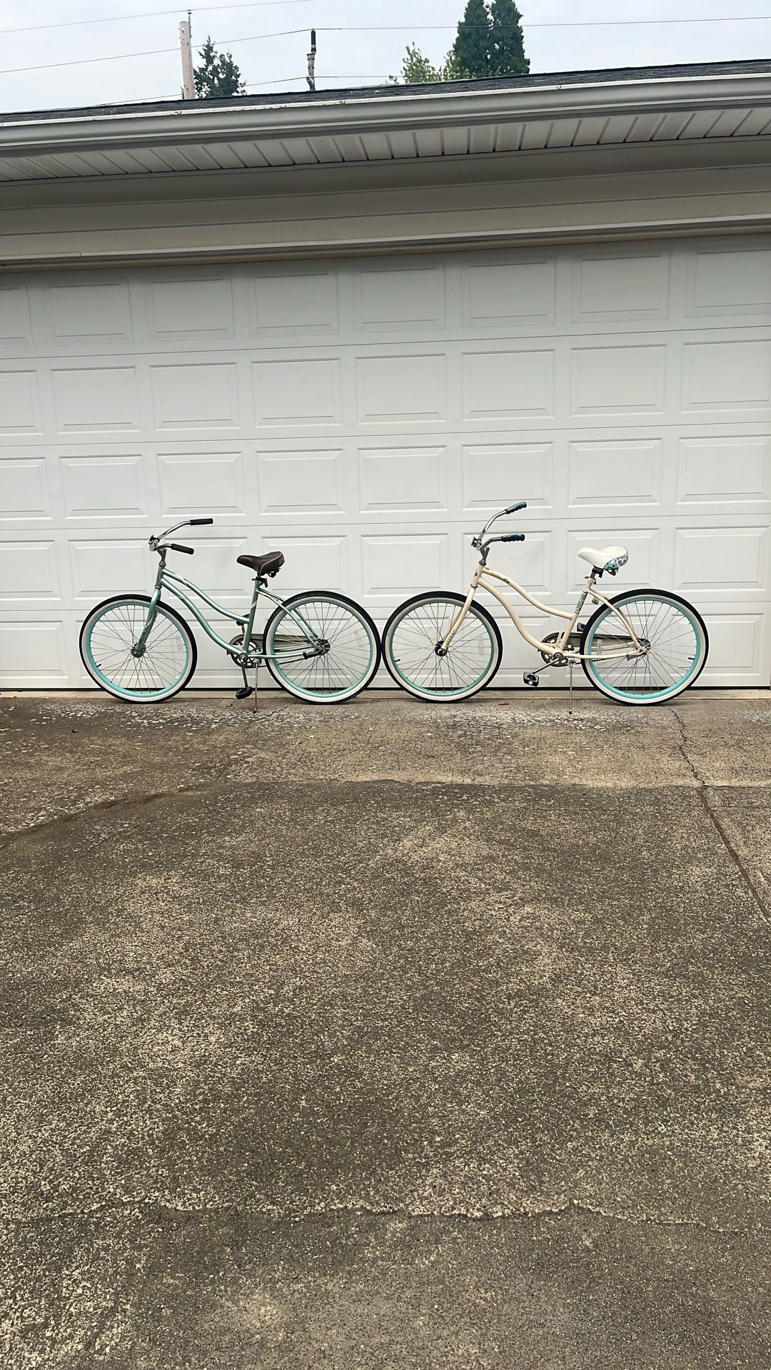 Huffy Cranbrook women/men Cruiser bikes