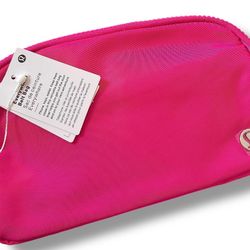 NWT Lululemon Everywhere Belt Bag “Sonic Pink”