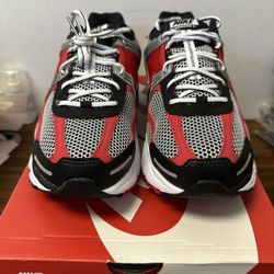 DS Nike Zoom Vomero 5 Men’s size 11